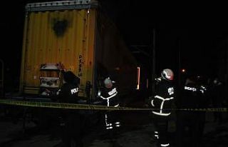 İhracat trenine kaçak binmek isteyen 2 mülteci...