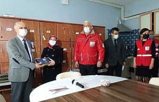 İhtiyaç sahibi öğrenciler tabletleriyle buluştu