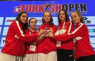 İkizlerden çifte madalya