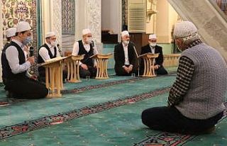 İlahiler sesleri şehitler için yükseldi