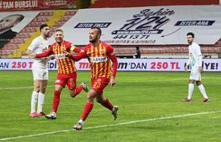 İlhan Parlak 3.golünü attı
