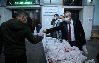 İlkadım’dan kandil simidi ikramı