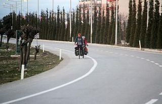 İngiltere’den dünya turuna çıkan bisiklet tutkunu...