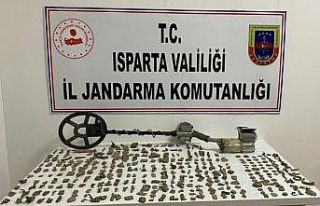 Isparta’da elindeki tarihi eserleri satmak isteyen...