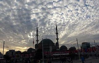 İstanbul’da bulutların oluşturduğu manzara mest...
