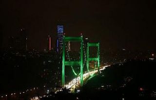 İstanbul’da köprüler yeşil renk ile aydınlatıldı