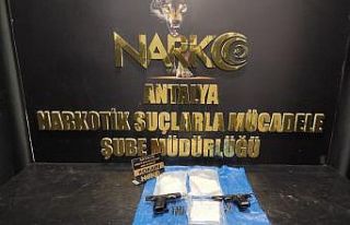İstanbul’dan Antalya’ya uyuşturucu getiren 2...