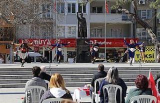 İstiklal Marşı’nın kabulü Burhaniye’de kutlandı