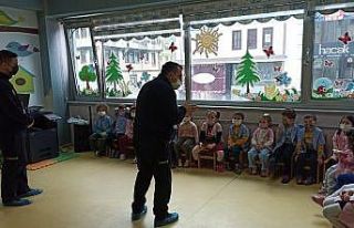 İtfaiye ekiplerinden çocuklara afet eğitimi