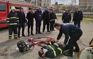 İtfaiyecilere ilkyardım ve kurtarma eğitimi