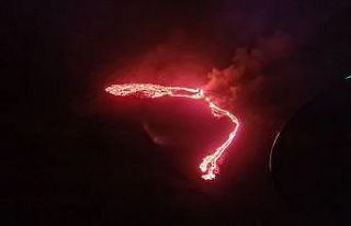 İzlanda’da Fagradals Yanardağı faaliyete geçti