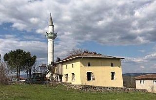 İzmir depreminde zarar gören camiinin yıkımına...