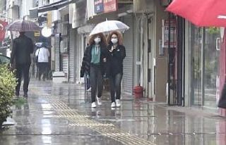 İzmir güne yağışla başladı