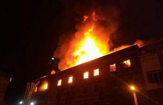 İzmir’de 4 katlı tekstil atölyesinde korkutan...