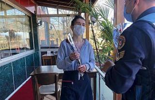 Jandarma ekipleri 8 Mart Kadınlar Günün kutladı