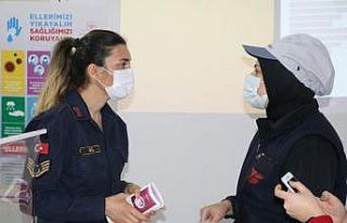 Jandarma, kadın çalışanlara KADES uygulamasını...