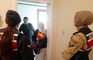 Jandarma, şehit annelerini kadınlar gününde de...