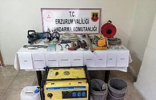 Jandarmadan kaçak kazı yapanlara suç üstü