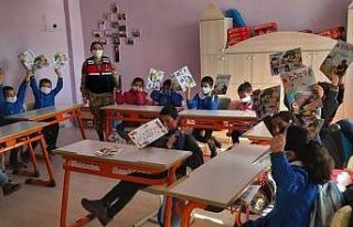 Jandarmadan öğrencilere eğitim semineri