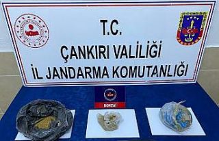 Jandarmadan uyuşturucu satıcılarına suçüstü...