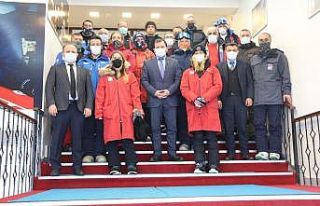 Kabakcı, Snowboard Kursu’nu ziyaret etti