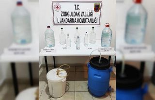 Kaçak alkol imal eden ve ticaretini yapan 1 kişi...
