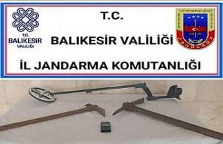 Kaçak defineciler suçüstü yakalandı
