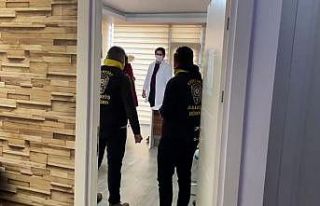 Kaçak muayenehaneye polis baskını