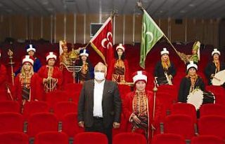 Kadın mehteranlardan "Çanakkale geçilmez"...