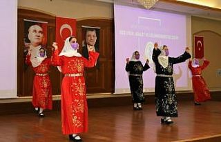 Kadın müdürlerden 8 Mart’a özel halk oyunları...