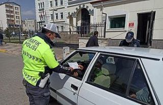 Kahta Polisi halkın güvenliği için broşür dağıttı