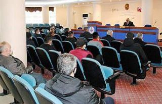 Kahveci esnafı ile görüşen ÇESOB Başkanı Recep...