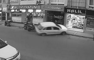 Kaldırıma çıkan aracın altında kalmaktan saniyelerle...