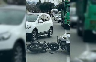Kamyonet motosiklete çarptı: 1 yaralı