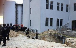 Kanalizasyon borusunun altında kalan işçi öldü
