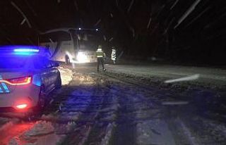 Kar ve tipi etkili oldu: Kırıkkale-Kayseri karayolu...