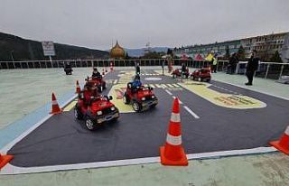 Karabük’te çocuklara ve vatandaşlara trafik güvenliği...