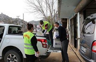 Karantinaya alınan mahalleye gıda yardımı