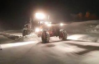 Kardan yolu kapanan köyde doğum sancıları tutan...