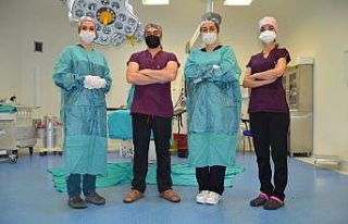 Karın ağrısı şikayetiyle gitti, yumurtalığından...