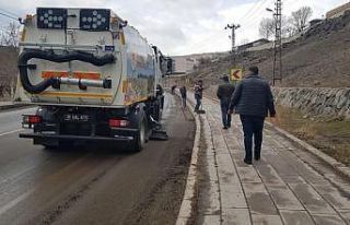 Kars’ta belediyeden bahar temizliği!