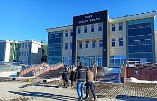 Kars’ta uyuşturucu tacirlerine operasyon