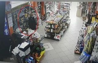 Kartal’daki cep telefonu hırsızlığı kamerada