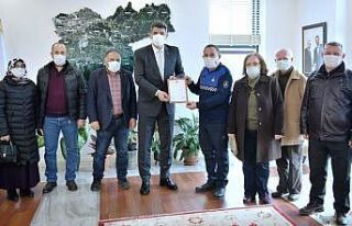 Kartepe Bahçelievler’de tapu sevinci