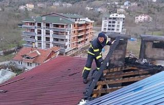 Kastamonu’da çıkan çatı yangını büyümeden...