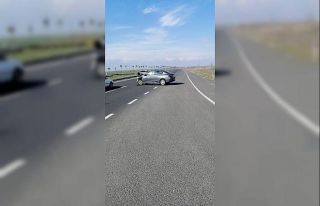 Kavşakta kaza: 3 yaralı