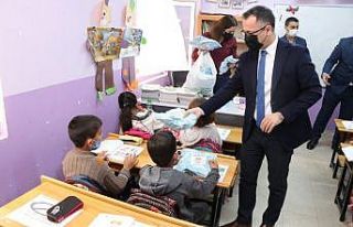 Kayapınar Belediyesi köy okullarındaki çocuklara...