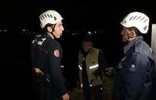 Kayıp üniversite öğrencisine ait kulaklık, ayakkabı...
