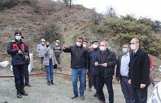 Kaymakam Pişkin, evi yanan aileye destek