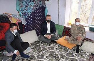 Kaymakam Yelek’ten hane ziyareti
